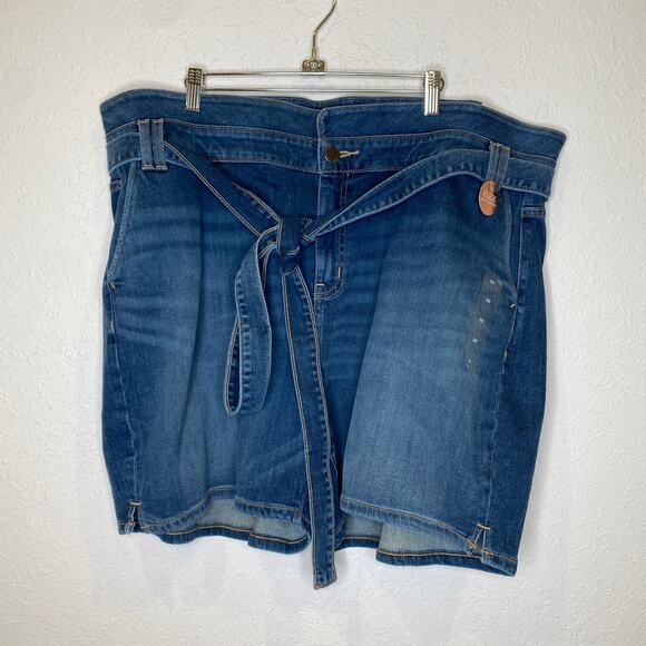 Lane Bryant Girlfriend Short Mid-Rise Denim Jean Shorts NWT Sz 20 Flex - Picture 1 of 15